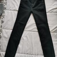 pantaloni jeans neri  da donna marca Zara