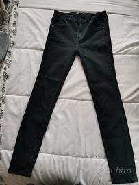 pantaloni jeans neri  da donna marca Zara