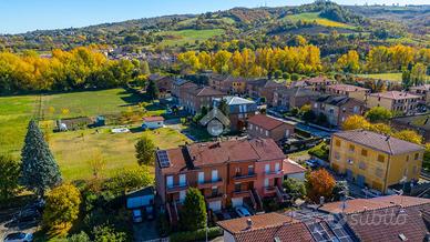 VILLA A SCHIERA A SCANDIANO