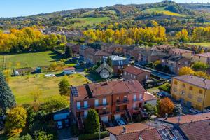 VILLA A SCHIERA A SCANDIANO