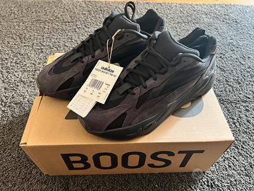 Yeezy Boost 700 V2 Vanta FU6684