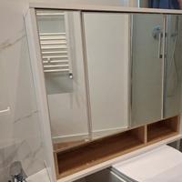 Pensile specchio contenitore bagno