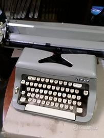 Macchina da scrivere Everest