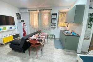 Monolocale arredato a Ostia Centro per Studenti