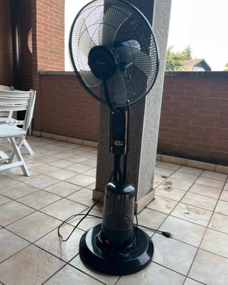 Ventilatore Ardes con nebulizzatore d’acqua
