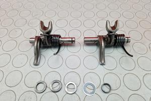 BILANCERI TESTATA DUCATI HYPERMOTARD 1100 2007 200