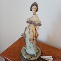 Statuetta di Dama con levriero