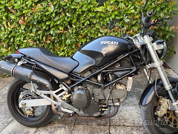 Moto Ducati Monster 750