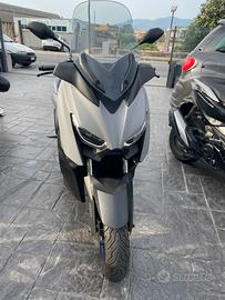 Yamaha X-Max 300