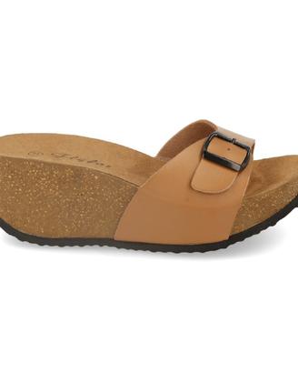 Sandali con zeppa color cuoio