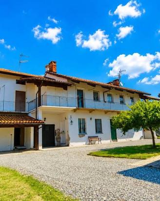 Villa di 320 m² con più di 5 locali e box auto dop