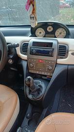 lancia y