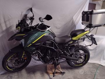 Benelli trk 702 x