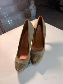Schutz beige in camoscio e vernice scarpe- Nuovo