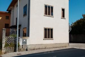 Casa indipendente castions di strada