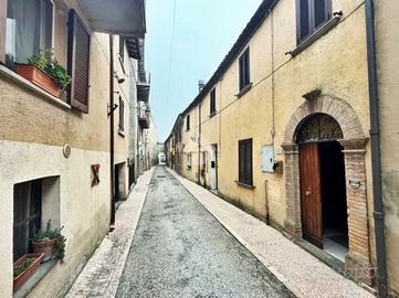 CASA SEMINDIPENDENTE A FOSSATO DI VICO