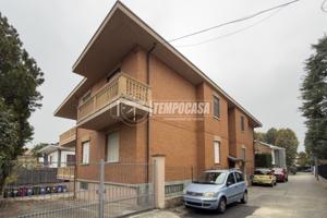 QUADRILOCALE CON GIARDINO E BOX, VIA MARTIN LUTHER