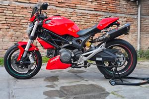 ducati monster  696 plus 