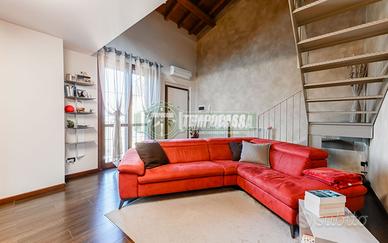 Trilocale Ristrutturato su Due Livelli - Eleganza