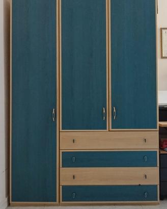 Arredo per cameretta in legno castagno