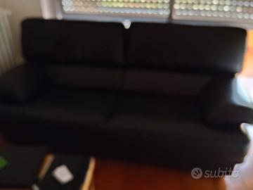 divano nero in pelle 