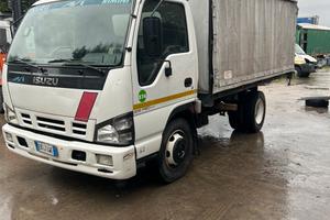 Isuzu cassone fisso con centina