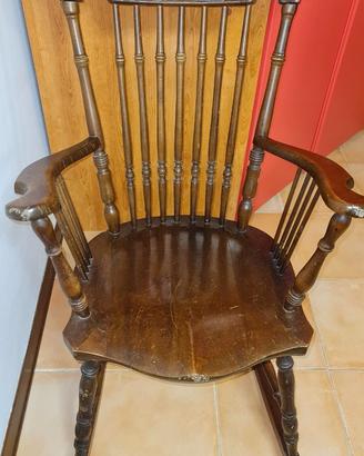 Sedia a dondolo vintage