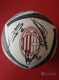 Pallone autografato A. C. Milan, stagione 2021/22 