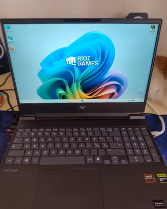 Notebook gaming Ryzen 7 AI 350 RTX 5060 16GB DDR5