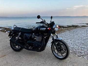 Triumph bonneville 2015