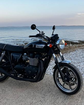 Triumph bonneville 2015