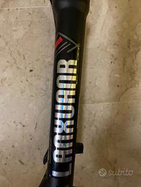 Forcella ammortizzata ad aria per ruota da 26"