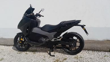 honda integra dct 750 black