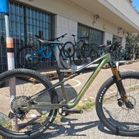 Orbea OIZ M10 2023 tg.M Shimano XT con RUOTEnuove