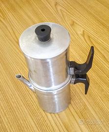 Antica caffettiera a infusione