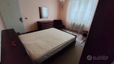 camera da letto matrimoniale buono stato.