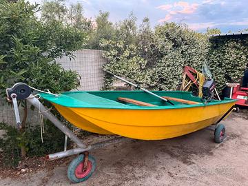 Barca Trimarano vetroresina 5cv