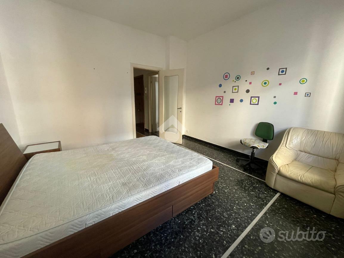 5 LOCALI A GENOVA