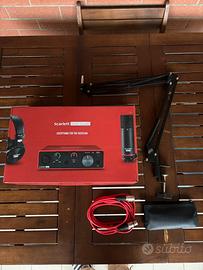 Focusrite Scarlett Studio Bundle + Asta microfono