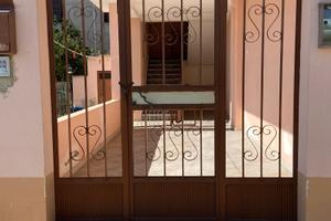 Appartamento con doppio giardino e posto auto