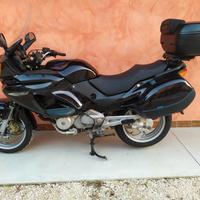 moto Honda deauville 650 perfetta di motore e di c