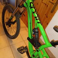 Bici Downhill Scott