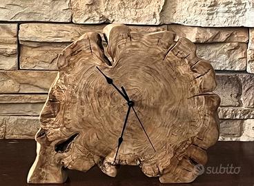 Orologio da Tavolo in legno di Ulivo