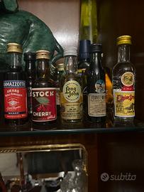 Collezione di liquori mignon