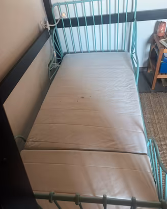 Lettino allungabile Ikea completo dei 3 materassi