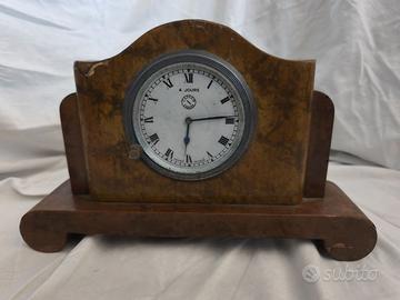 Orologio da tavolo in legno