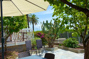 Cogoleto Pieds dans l'eau con giardino sul mare