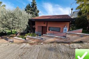 Villetta Arredata Con Veranda e Giardino Gallina