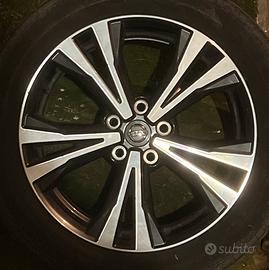 Cerchi in legha da 17 Nissan