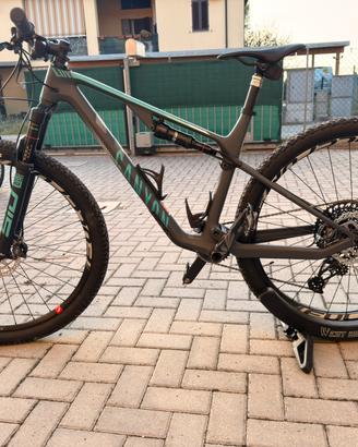 Canyon Lux Trail CF 8 Taglia M carbon eletttronico